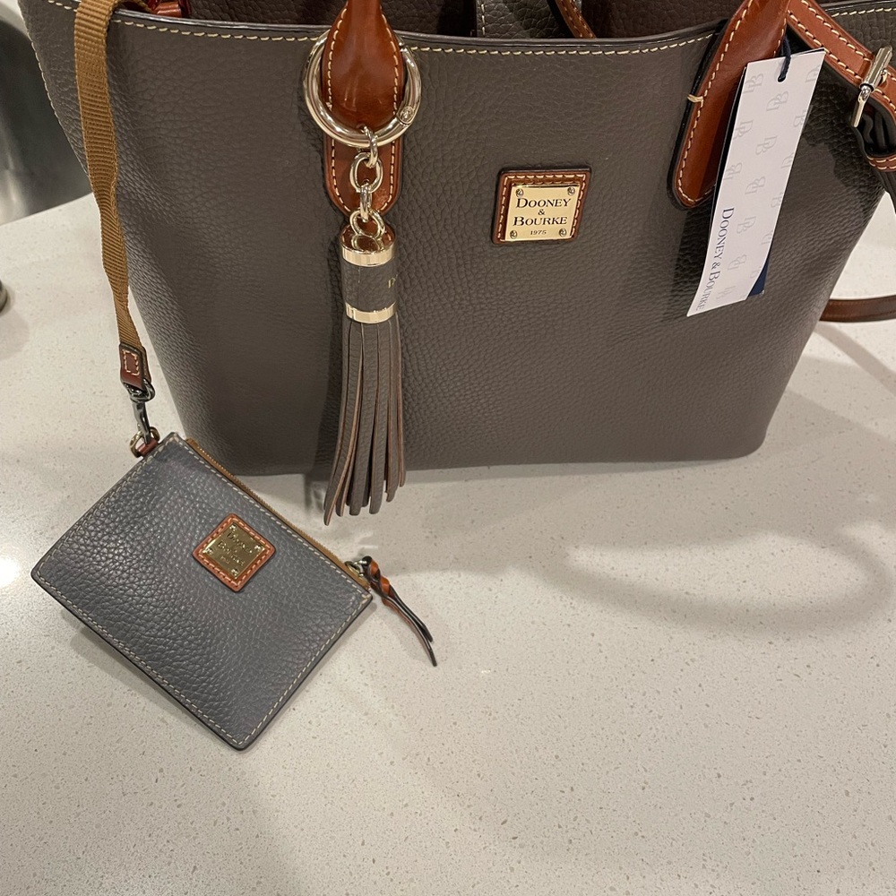 Dooney & Bourke Handbag 👜 - Picture 3 of 10